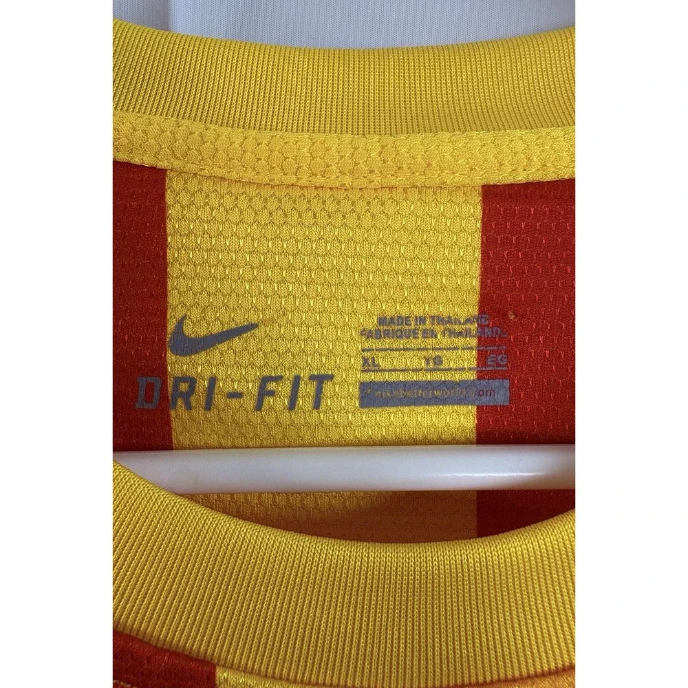 Nike FC Barcelona Dri-FIT Soccer Jersey XL Yellow/Red Qatar Airways O-515
